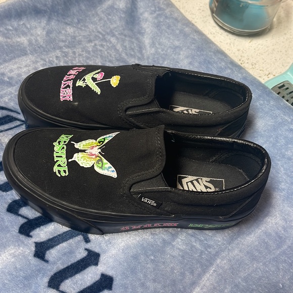 Black glow in the dark vans with butterfly & flower pattern. - Picture 4 of 5